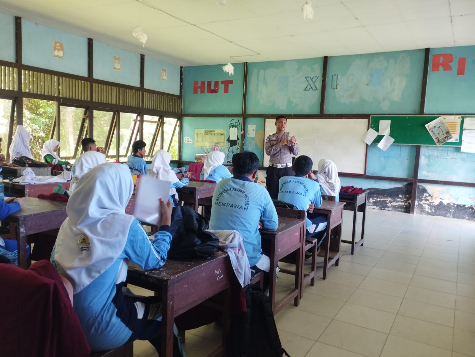 Siswa MAN Ikuti Sosialisasi Tata Tertib Berlalu Lintas dan Tilang Elektronik